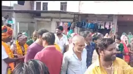 सिंगोली: सिंगोली नगर निकाय में जल प्रदाय प्रभारी कैलाश टांक हुए सेवानिवृत्त, कर्मचारियों और जनप्रतिनिधियों ने दी विदाई