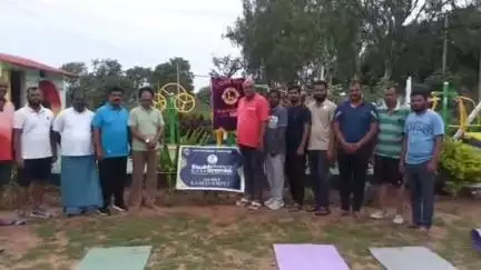 మెదక్: డాక్టర్స్ డే సందర్భంగా రామయంపేట లైన్స్ క్లబ్, ఆరోగ్యమే మహాభాగ్యం వాకర్ అసోసియన్ ఆధ్వర్యంలో మొక్కలు నాటారు
