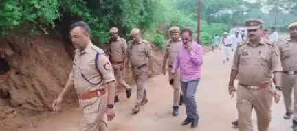 कर्वी: ADM और एएसपी ने मोहर्रम त्यौहार के दृष्टिगत कोतवाली कर्वी क्षेत्र में जुलूस मार्गों का किया स्थलीय निरीक्षण