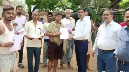 जगदीशपुर: जगदीशपुर विधानसभा में गणना प्रपत्र का वितरण हुआ, एसडीएम रहे मौजूद