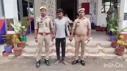 मार्टिनगंज: बरदह पुलिस ने सतैंनी नहर से एक अभियुक्त को अवैध तमंचा और कारतूस के साथ किया गिरफ्तार, पूछताछ के बाद भेजा जेल