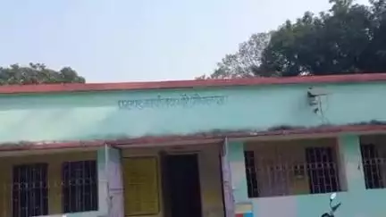 भोरे: भोरे में पंचायत उप चुनाव की तैयारी पूरी, 9 जुलाई को 39 केंद्रों पर होगा मतदान, EVM मशीनें लाई गईं