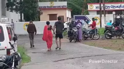 परसिया: परासिया: अस्पताल में जहर खाकर मां के साथ आया युवक, रेफर होने से इनकार कर घर लौटा