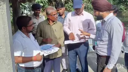 उदाकिशुनगंज: मधेपुरा डीएम ने उदाकिशुनगंज अनुमंडल के हरेली में मतदाता सूची पुनरीक्षण कार्य का जायजा लिया