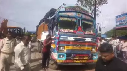 झाबुआ: झाबुआ के टंट्या मामा चौराहे पर दो बाइक सवार दुर्घटनाग्रस्त, एंबुलेंस से अस्पताल पहुंचाया गया