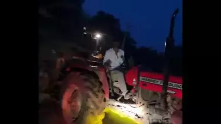 मोठ: एरच थाना क्षेत्र में दबंगों द्वारा किया जा रहा मोरम का अवैध खनन