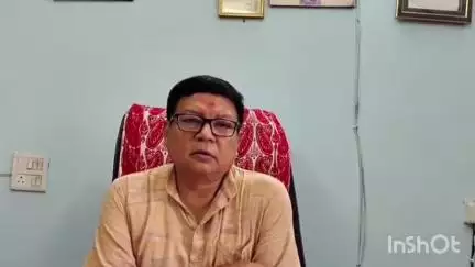 গুৱাহাটী: মুখ্যমন্ত্ৰী হিমন্ত বিশ্ব শৰ্মাৰ বাহনত গোলাঘাটত বটঁল দলিওৱাক লৈ প্ৰতিক্ৰিয়া দিছপুৰত বিৰোধী দলপতি দেব্ৰবত শ‌ইকীয়া