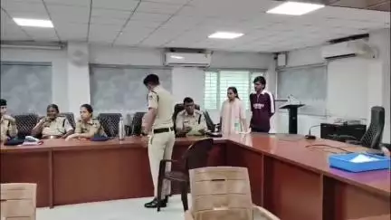 रतलाम नगर: पुलिस अधीक्षक कार्यालय में जनसुनवाई, 42 आवेदकों की शिकायतों पर थाना प्रभारियों को त्वरित कार्रवाई के निर्देश