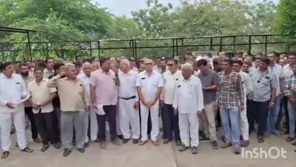 કેશોદ: કેશોદ તાલુકા સેવા સદન ખાતે હીરા જોટવાની તરફેણમાં સર્વ સમાજ દ્વારા આવેદન પત્ર આપવામાં આવ્યું