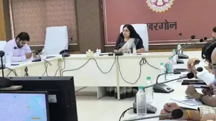 खरगौन: खरगोन में निर्माण कार्यों की समीक्षा बैठक, पीएमश्री विद्यालयों के खेल मैदान जुलाई में पूर्ण करने के निर्देश