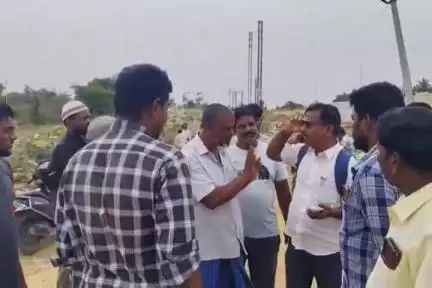 పుంగనూరు: బండ కింద పల్లెలో.హైవే రోడ్డు దాటించి పిల్లలను బడికి పంపేందుకు తల్లిదండ్రులు భయపడుతున్నారు. #localissue