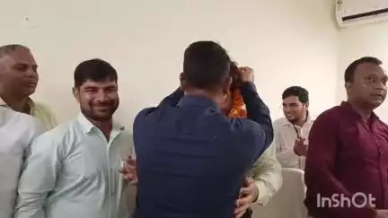 हिलसा: हिलसा में डीसीएलआर रश्मि कुमारी का स्वागत और निर्वतमान डीसीएलआर राजन कुमार को विदाई दी गई