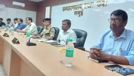 जमुई: मोहर्रम को लेकर मंगलवार को समाहरणालय के सभा कक्ष में जिला स्तरीय शांति समिति की बैठक हुई