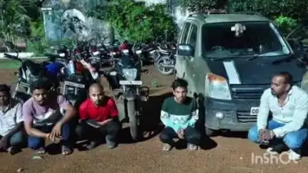 धमतरी: ग्राम केवराडीह में जुआ खेल रहे 5 लोगों को मगरलोड और साइबर पुलिस ने पकड़ा, 2.24 लाख का सामान किया ज़ब्त