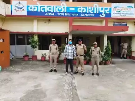 काशीपुर: कोतवाली पुलिस ने मोहल्ला किला से एक वारंटी को किया गिरफ्तार