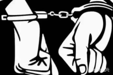 चंद्रपूर: चंद्रपूर जिल्हा पोलीस अभिलेखावरील गुख्यात जबरी चोर मित्र नगर आंबेडकर कॉलेज जवळ चंद्रपूर इथेअटक