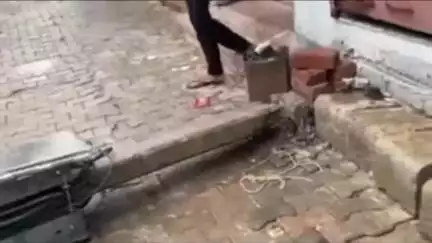 महेंद्रगढ़: गांव पाली में मंदिर से लौट रही महिला पर बिजली का पोल गिरने से मौत