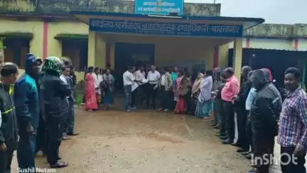 बास्तानार: बास्तानार सहित बस्तर जिले के सातों ब्लाकों के शिक्षकों ने सड़कों पर उतरकर जताया विरोध, अधिकांश स्कूलों में लटके ताले