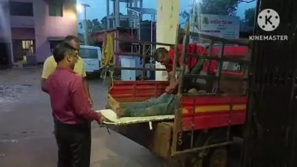 घाघरा: बनियाडीह के पास मोटरसाइकिल से गिरकर तीन युवक घायल, प्राथमिक उपचार के बाद एक गुमला रेफर