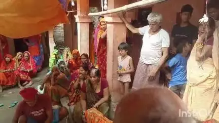 आलमनगर: कडामा गांव में छत से गिरकर घायल युवक की इलाज के दौरान मौत, गांव में छाया मातम