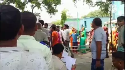 खोदावंदपुर: बेगूसराय-रोसड़ा एसएच 55: खोदावंदपुर थाना के सामने स्कूल बस की टक्कर से भाकपा नेता की मौत, एक घायल