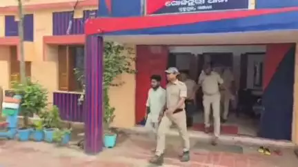 ଛତ୍ରପୁର: ଦାଦାବଟି ଆଦାୟ ଘଟଣାରେ ଜଣେ ନାବାଳକ ସମତେ ୬ ଅଭିଯୁକ୍ତଙ୍କୁ ଗିରଫ କରି କୋର୍ଟ ଚାଲାଣ କଲା ଗୋଳନ୍ଥରା ପୋଲିସ୍