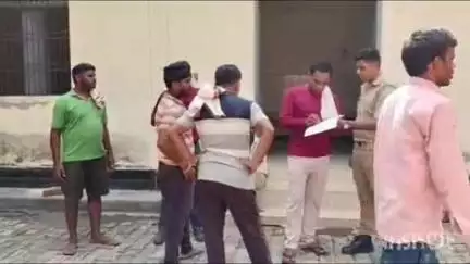 कोल: खैर में ड्राइवर की संदिग्ध हालत में हुई मौत, परिजनों ने मेडिकल स्टोर संचालक पर गलत इंजेक्शन लगाने का लगाया आरोप