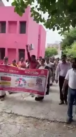 वाराणसी में विशेष संचारी रोग नियंत्रण अभियान की शुरुआत, हरी झंडी दिखाकर रैली को किया रवाना