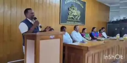ಬೇಲೂರು: ಪಟ್ಟಣದಲ್ಲಿ ಪುರಾಭೆಯಿಂದ ವರ್ಗಾವಣೆಗೊಂಡ ತಹಶೀಲ್ದಾರ್ ಮಮತಾ ಅವರಿಗೆ ಸನ್ಮಾನ, ಬೀಳ್ಕೊಡುಗೆ