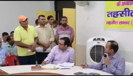 लक्सर: लक्सर तहसील दिवस में जिलाधिकारी मयूर दीक्षित ने की जनसुनवाई, अध्यक्षता भी की