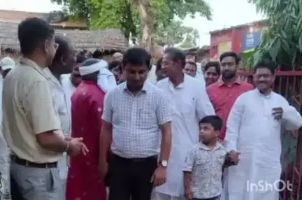 वारिसनगर: वारिसनगर में विधायक ने ₹12.97 लाख की लागत से बने विशिष्ट कक्ष का फीता काटकर किया उद्घाटन