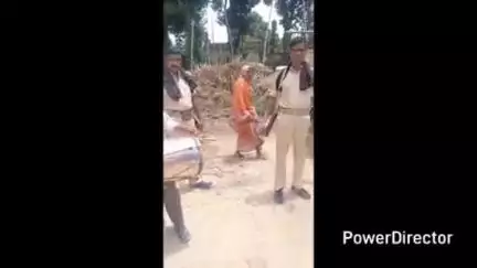 बरारी: सेमापुर पुलिस ने सकरैली में फरार आरोपी के खिलाफ डुगडुगी बजाकर इश्तिहार तामिल किया