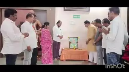 नेर: शिवसेना कार्यालय नेर येथे वसंतराव नाईक जयंती निमित्त करण्यात आले अभिवादन