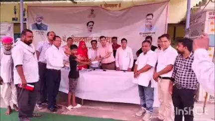 वल्लभनगर: बाठरड़ा खुर्द में अनाथ भाई-बहन के लिए अधिकारियों ने जनसहयोग से जुटाई ₹76,500 की राशि