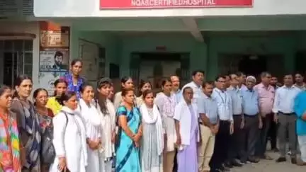 रफीगंज: रफीगंज सामुदायिक स्वास्थ्य केंद्र में केक काटकर मनाया गया नेशनल डॉक्टर डे, सिविल सर्जन भी हुए शामिल