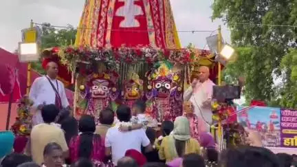 ਮੋਗਾ: ਮੋਗਾ :ਪ੍ਰਭੂ ਜਗਨ ਨਾਥ ਜੀ ਦੀ ਪੰਜਵੀਂ ਰਥ ਯਾਤਰਾ ਮੋਗਾ ਦੇ ਮੇਨ ਚੌਂਕ ਨਜਦੀਕ ਇੱਕ ਪਾਰਕ ਵਿੱਚੋਂ ਸ਼ਹਿਰ ਦੀਆਂ ਵੱਖ-ਵੱਖ ਥਾਵਾਂ ਲਈ ਰਵਾਨਾ ਹੋਈ