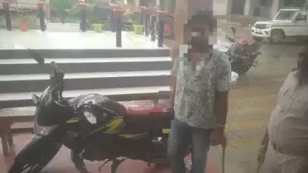 अमरपुर थाना कांड संख्या 459/25 में चोरी की गई मोटरसाइकिल के साथ ग्राम पावाईडीह(अमरपुर-थाना,(बाँका) से अमन कुमार गिरफ्तार