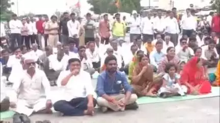 अर्धापूर: फडणवीस साहेब याद राखा तुमची गाठ शेतकऱ्याच्या कन्येशी मालेगाव इथे आंदोलनामध्ये शक्तिपीठ बाधित शेतकऱ्याच्या मुलीचा इशारा.