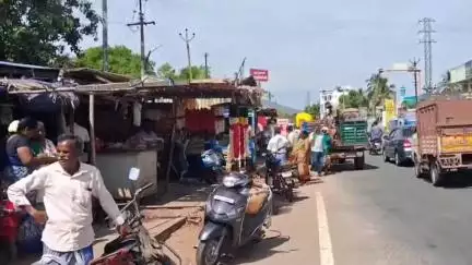 நிலக்கோட்டை: பேருந்து நிலையத்தில் வாடகை  செலுத்தாத  கடைகளுக்கு சீல்