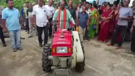 ধর্মনগর: কলাছড়া পঞ্চায়েত সমিতির অফিসের কনফারেন্স হলে এগ্রি মেশিনারি ডিস্ট্রিবিউশন প্রোগ্রাম অনুষ্ঠিত হয়,উপস্থিত বিধায়ক