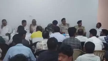 चान्हो: मोहर्रम को लेकर चान्हो थाना परिसर में शांति समिति की बैठक हुई