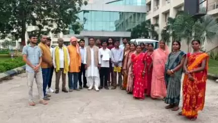 दाड़ी: जोरदाग स्कूल को स्थानांतरित करने के मुद्दे को लेकर डीसी से मिला ग्रामीणों का प्रतिनिधिमंडल