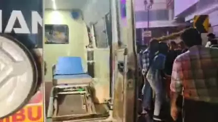 മണ്ണാർക്കാട്: നഗരത്തിൽ റോഡ് മുറിച്ച് കടക്കുന്നതിനിടെ വയോധികനെ പെട്ടി ഓട്ടോറിക്ഷ ഇടിച്ച് തെറിപ്പിച്ചു, ഗുരുതര പരിക്ക്