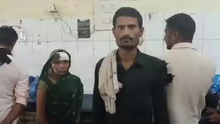 महोली: लधौरा गांव के पास तेज रफ्तार बाइक सियार से टकराई, पति-पत्नी हुए घायल