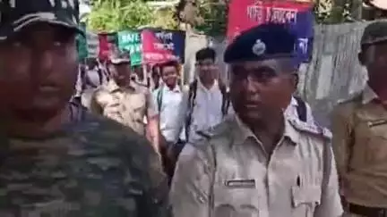 মেখলিগঞ্জ: কোচবিহার জেলা পুলিশের নির্দেশে সেভ ড্রাইভ সেফ লাইফ কর্মসূচির অঙ্গ হিসেবে কুচলিবাড়ি থানার তরফে দিনভর একাধিক কর্মসূচি