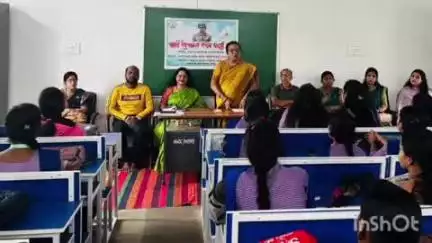 ନବରଙ୍ଗପୁର ପୋଲିସ ଷ୍ଟେସନ: ନବରଙ୍ଗପୁର ମହିଳା ସ୍ନାତକ ମହାବିଦ୍ୟାଳୟରେ ରାଜର୍ଷି ବିକ୍ରମ ଦେବ ବର୍ମାଙ୍କ ଜୟନ୍ତୀ ପକ୍ଷ ପାଳିତ