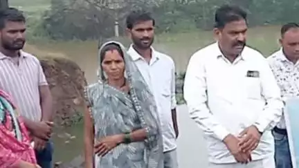 चौरई: ग्राम चिखली में जल गंगा संवर्धन अभियान के तहत लोगों को पानी बचाने के लिए किया गया जागरूक