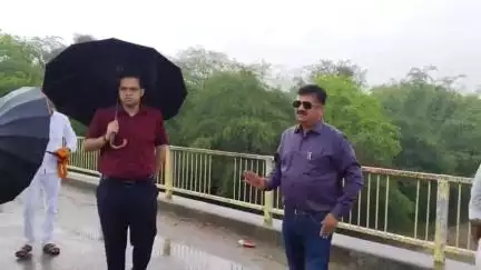 बदलापुर: बदलापुर में पीली नदी के जीर्णोद्धार कार्य का 90% हुआ पूर्ण, डीएम ने किया औचक निरीक्षण