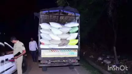 ನಂಜನಗೂಡು: ಚಾಮರಾಜನಗರಕ್ಕೆ ತೆರಳುವ ಬೈಪಾಸ್ ರಸ್ತೆಯಲ್ಲಿ ಅಕ್ರಮವಾಗಿ ಸಾಗಿಸುತ್ತಿದ್ದ 72.25 ಕ್ವಿಂಟಾಲ್ ಅಕ್ಕಿ ವಶ: ಇಬ್ಬರು ಆರೋಪಿಗಳು ಪರಾರಿ