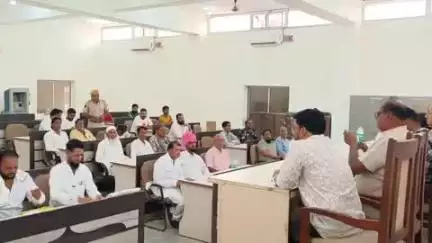 फतेहपुर: नगर परिषद सभागार में सीएलजी की बैठक का आयोजन, मोहर्रम के त्यौहार को लेकर हुई चर्चा